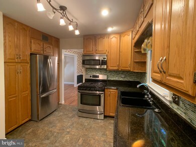 10902 Swansfield Rd, Columbia, MD 21044 - photo 7