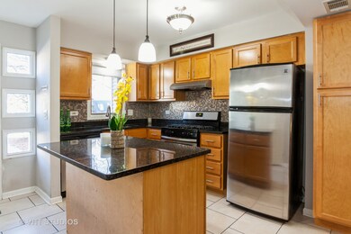 1675 Cove Ct unit 2, Naperville, IL 60565 - photo 5