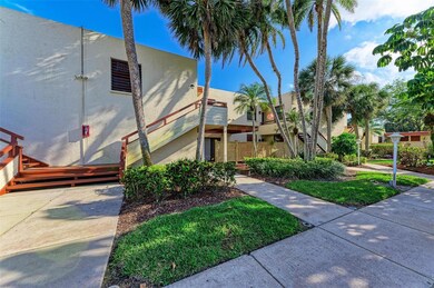 308 Spring Lakes Blvd unit None, Bradenton, FL 34210 - photo 3