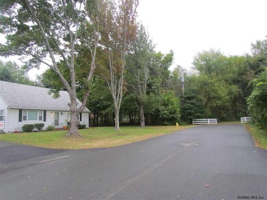 29 Northern Ct, Troy, NY 12180 - photo 3