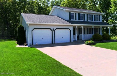 145 Kestrel Rd, Mountain Top, PA 18707 - photo 2