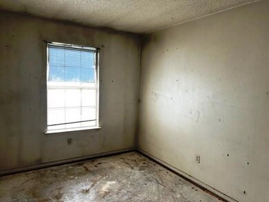 203 S 2nd St, Bonham, TX 75418 - photo 4