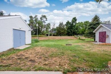 459 6th St-8