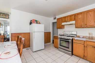 918 W Ridgeland Ave, Waukegan, IL 60085 - photo 6