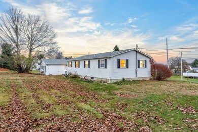 4 Russell St, Farmingdale, ME 04344 - photo 2