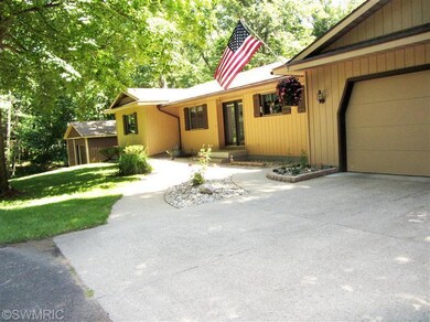 12884 Vergennes St SE, Lowell, MI 49331 - photo 2