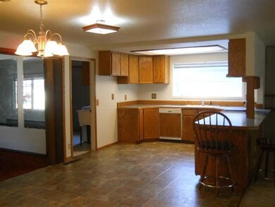 4202 Fargo St, Klamath Falls, OR 97603 - photo 3