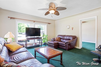 88 E Cherry St NE_43