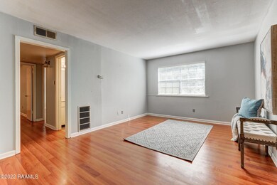 Johnston St 235-7