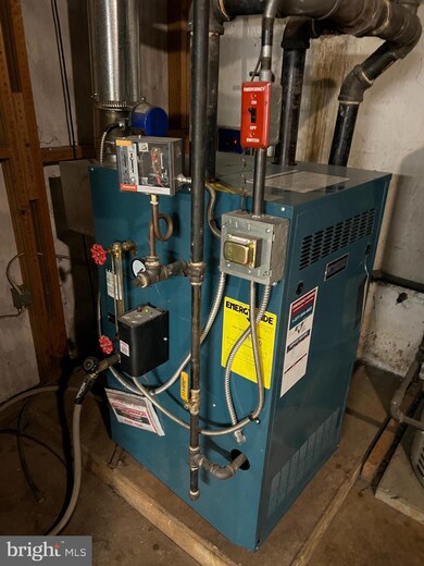 1327 Linden St, Reading, PA 19604 - photo 6