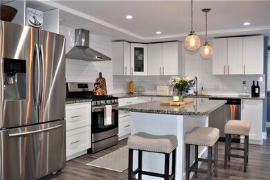 27 Knowlton St, Riverside, RI 02915 - photo 4