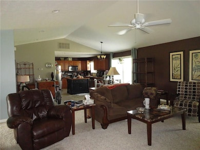 1033 E Santee Dr, Greensburg, IN 47240 - photo 3