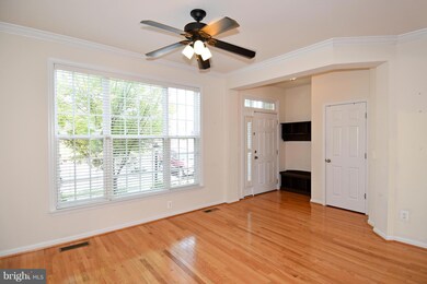2376 Battery Hill Cir, Woodbridge, VA 22191 - photo 3