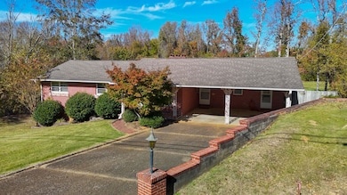 503 E Quitman St, Iuka, MS 38852 - photo 2