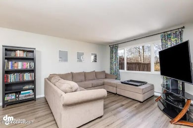 7854 Linda Ln, Anchorage, AK 99518 - photo 6