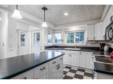 3244 Spearmint St, Eugene, OR 97404 - photo 2