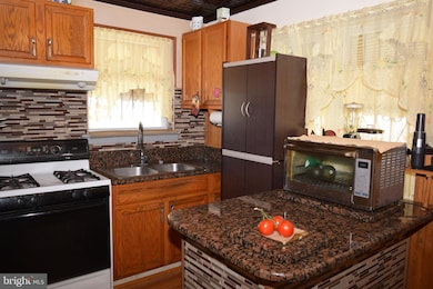 206 S 36th St, Camden, NJ 08105 - photo 3