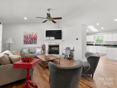 37 N Willow Brook Dr, Asheville, NC 28806 - photo 4