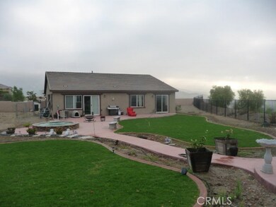 5460 N Pinnacle Ln, San Bernardino, CA 92407 - photo 3