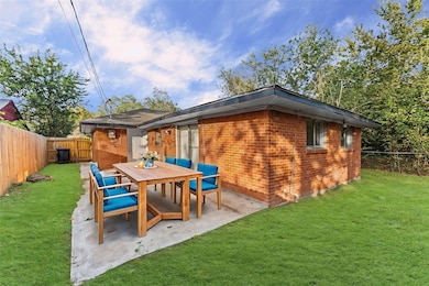 3034 Akard St, Houston, TX 77051 - photo 4