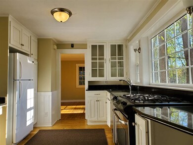 31 Chester St, Nashua, NH 03064 - photo 5