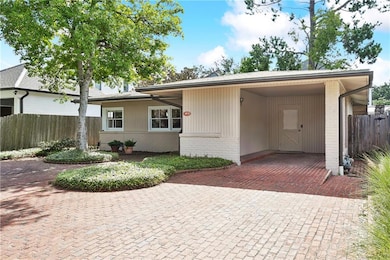 CARPORT AND LOTS OF PARIKING