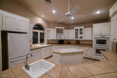 4 Kitchen 2 10627 N Buck Ridge Dr