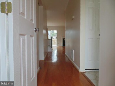 4192 Pleasant Meadow Ct unit 102A, Chantilly, VA 20151 - photo 3
