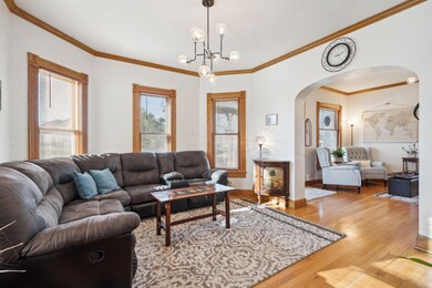 721 W 12th St, Cedar Falls, IA 50613 - photo 3