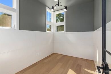 13104 NE 103rd Place, Kirkland, WA 98033 - photo 6