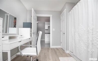 3824 N Fairmount St, Davenport, IA 52806 - photo 6