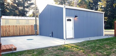 402 N Charmwood