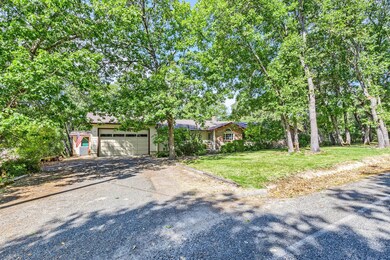 304 Lathrop Ln, Grants Pass, OR 97526 - photo 3