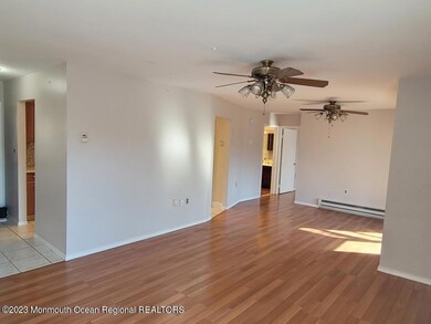 14 Pine Cluster Cir, Manalapan, NJ 07726 - photo 6