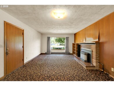 1331 G St, Springfield, OR 97477 - photo 2
