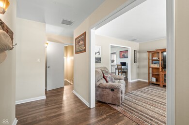 3030 Fairlawn Ct, Columbus, IN 47203 - photo 7