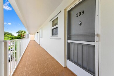 5900 NE 7th Ave unit 303S, Boca Raton, FL 33487 - photo 3