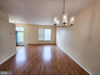 2555 James Monroe Cir, Herndon, VA 20171 - photo 3