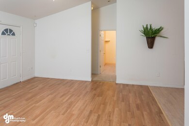 Living Room_DMD_0652-FULL