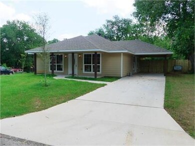 214 Braz St, Bonham, TX 75418 - photo 2