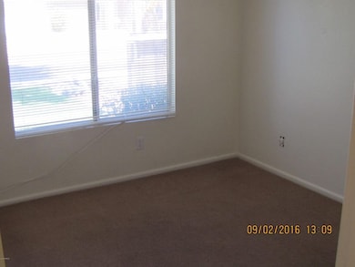2229 W Potter 020
