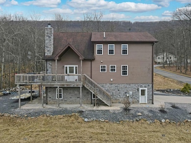 16 Delaware Dr W, Hazleton, PA 18202 - photo 2