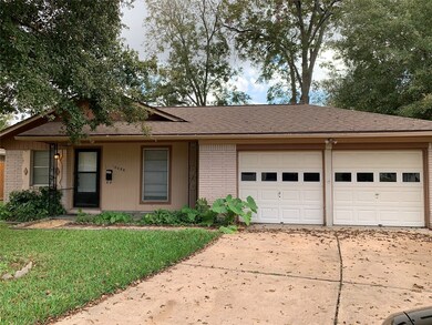 10222 Southport Dr, Houston, TX 77089 - photo 2