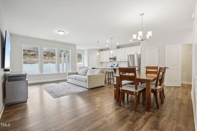 9-web-or-mls-Deardom Way-009