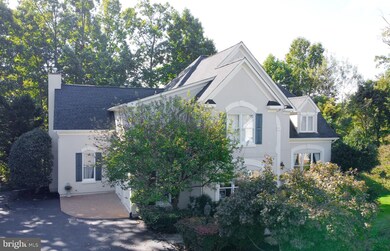 8121 Amsterdam Ct, Gainesville, VA 20155 - photo 2