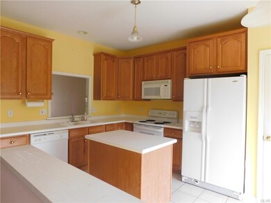 6662 Mine Dr, Macungie, PA 18062 - photo 7