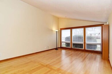 1547 Amarillo Dr, Carpentersville, IL 60110 - photo 4