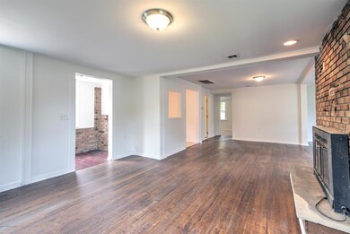 08-LIVING ROOM