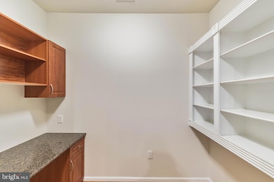 12953 Centre Park Cir unit 219, Herndon, VA 20171 - photo 4