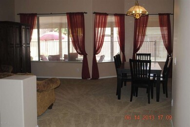 Living room/ dining room